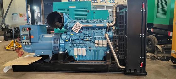 Conjunto de generadores diesel de 550 kW con certificación ISO9001 y sistema portátil de enfriamiento por agua